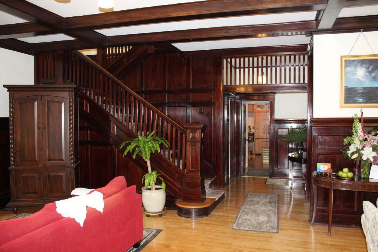 Lady Geneva Bed & Breakfast Medford Exterior photo